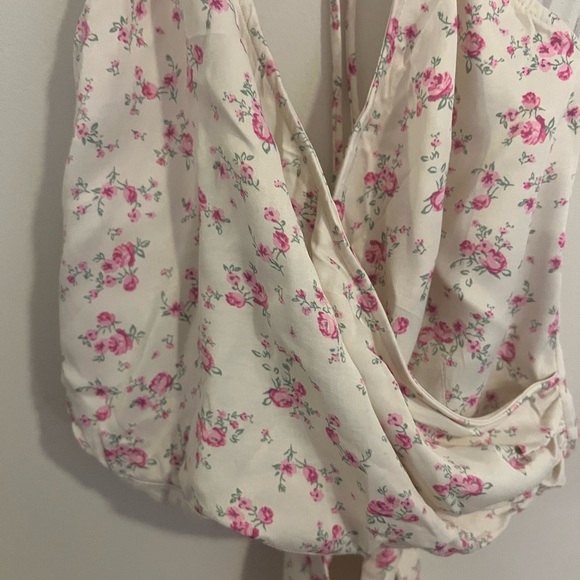 ZARA CREAM FLORAL TIE HALTER NECK SATIN EFFECT CROP TOP SIZE LARGE - Picture 6 of 11